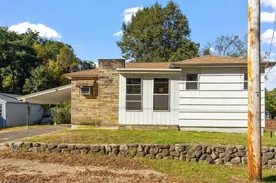 184 Wellington St 1