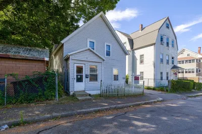 32 Elliot St 1