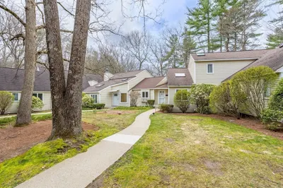 18b Pilgrim Drive #24 1
