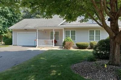 22 Pomeroy Meadow Road #9 1
