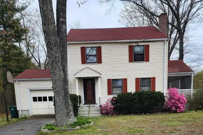 92 Lexington Rd 1