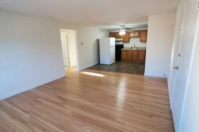 49 Laighton St #8