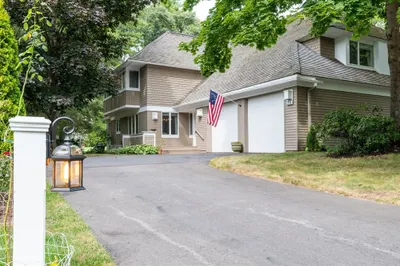 26 Southpoint Ln 1