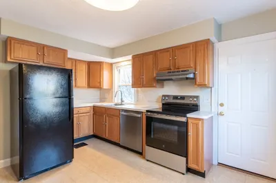 19 Hoyle St #2 1