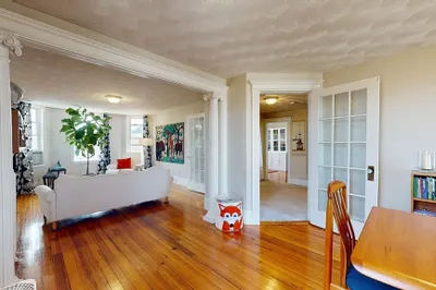 10 Beach Rd #3
