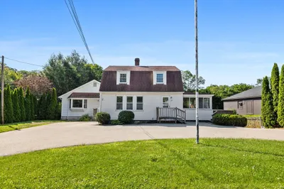 225 W Main St 1