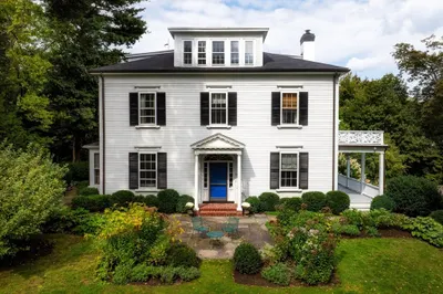 371 Walnut Street 1
