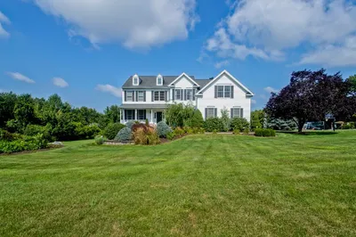 4 Oak Hill Farms Rd