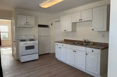120 Front St #2
