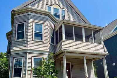 109 Belmont St 1