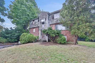 35 Hooker St