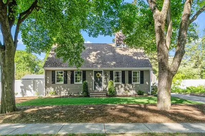 225 Warren Rd