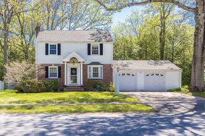 2 Greenwood Rd