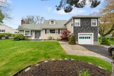 16 Vista Drive