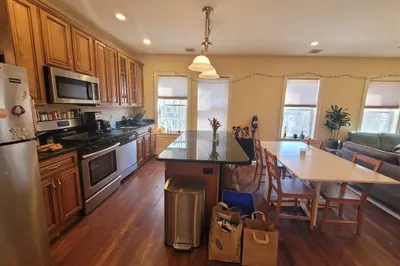 81 Hillside St #2