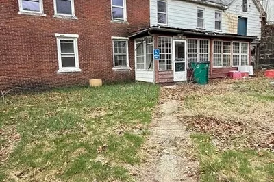 8 School St 1