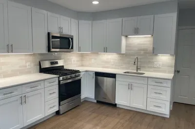 16 Jason St #2