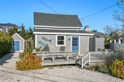 22 Harbor St