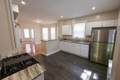 32 Robinson Street #1A