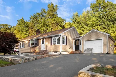43 Moon Road 1