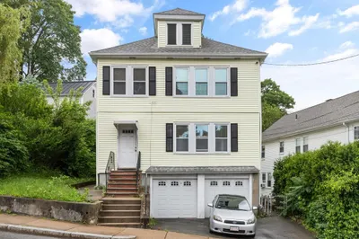 48-50 Oakland St 1