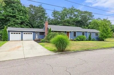32 Winthrop Drive 1