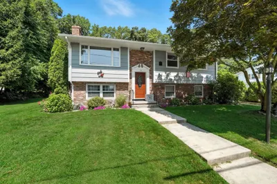 9 Heritage Cir 1