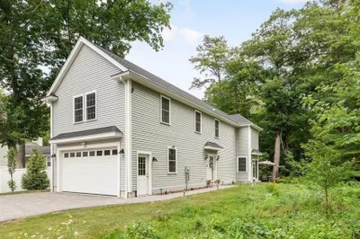 1295 Main St 1
