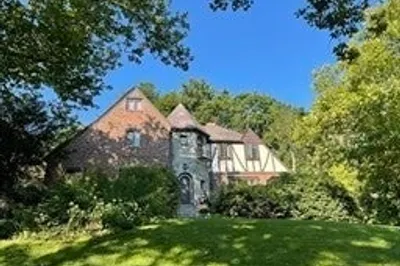 16 Alberta Rd