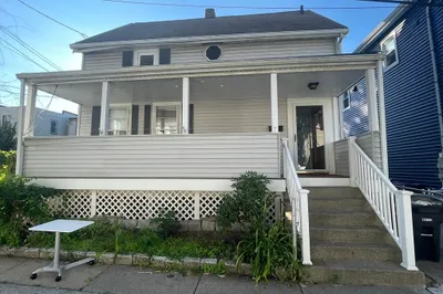 7 Henderson St
