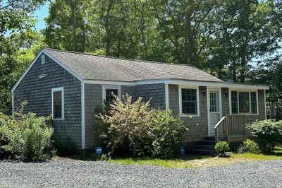 15 Pine Rock Rd