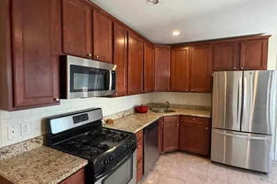 45 Houghton St #2