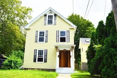 8 Myrtle St #2