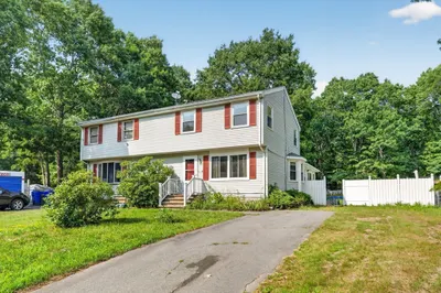 17 Pine Knoll Ln #B 1