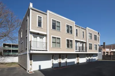 241 Prospect St #2