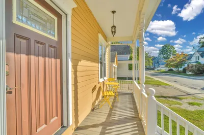 225 Main St 1