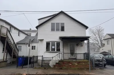 233 Franklin St 1
