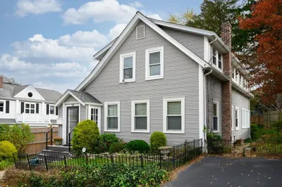 54 Standish Rd