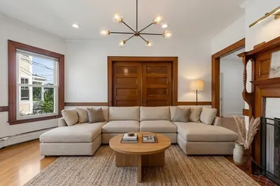 191 Davis Ave 1