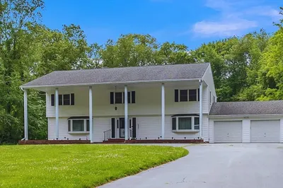 37 Colonial Way 1