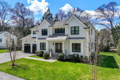 7 Massasoit Road 1