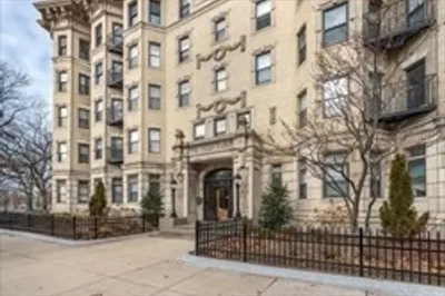 1111 Boylston St #1B 1