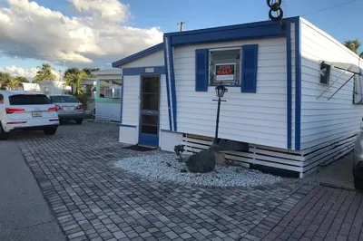2634 Tamiami Trail North #B53