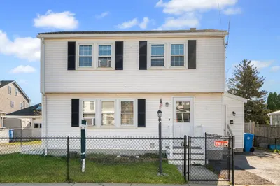 62 Otis St 1