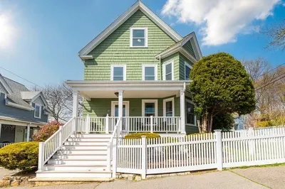 52 Atkins Ave