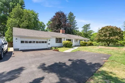 355 Pearse Rd 1