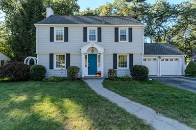 76 Burbank Rd 1