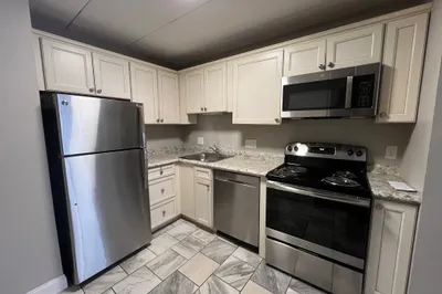 4 Hawes St #11 1