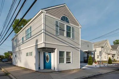 120 Arlington St 1