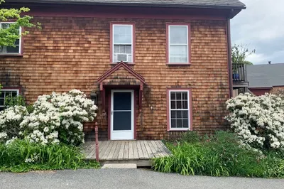 5 Peele House SquAre #A